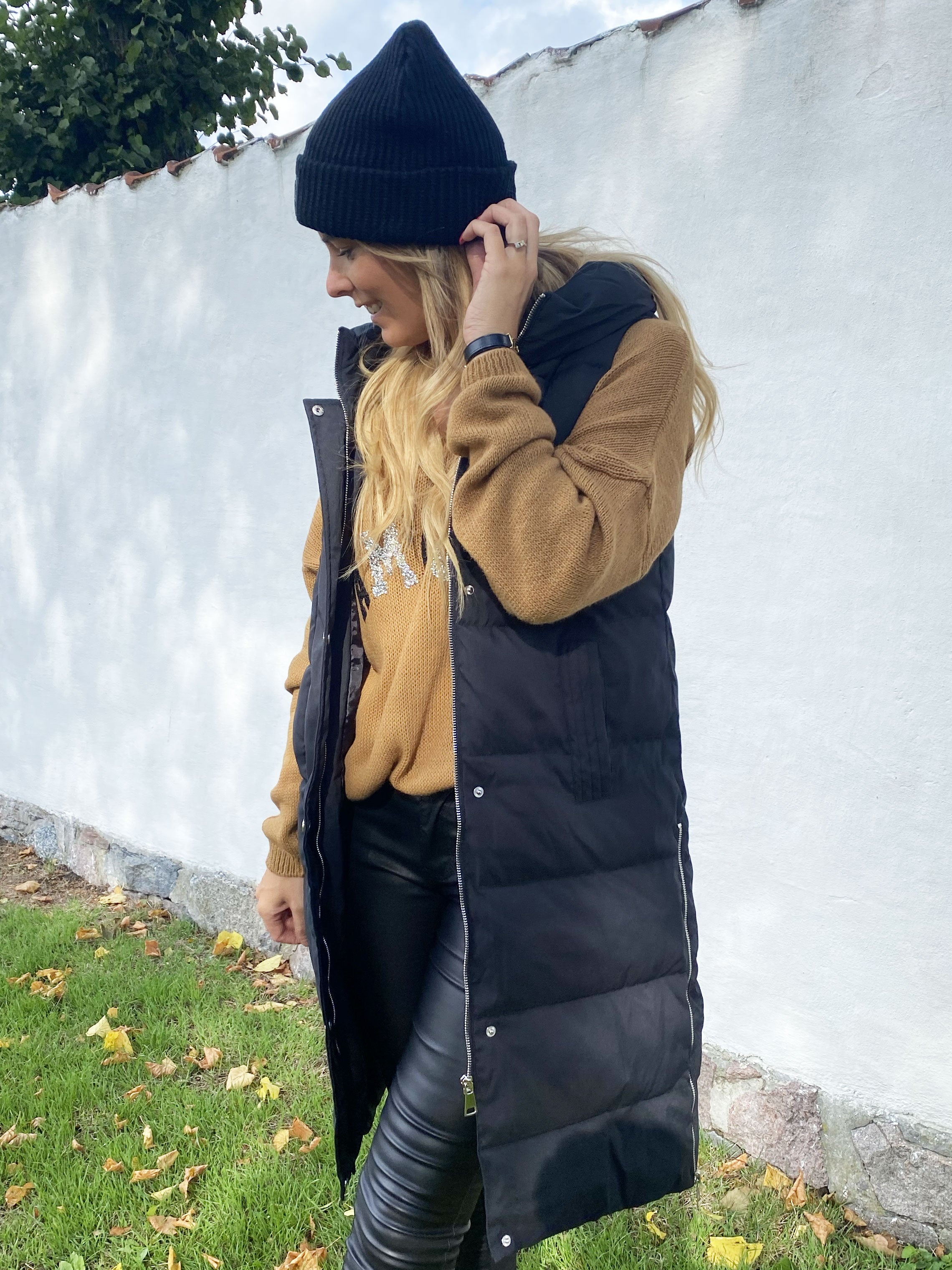 Xenia - Lang dynevest med hætte